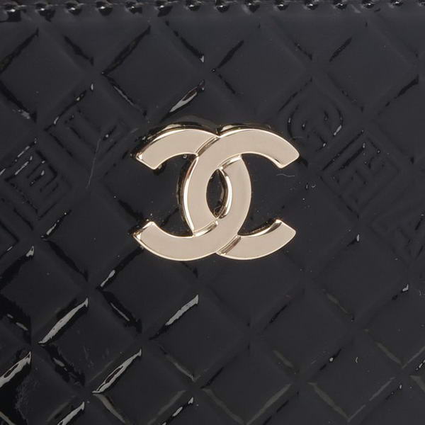 Replica Chanel A40319 Black Patent Leather Zippy Wallet